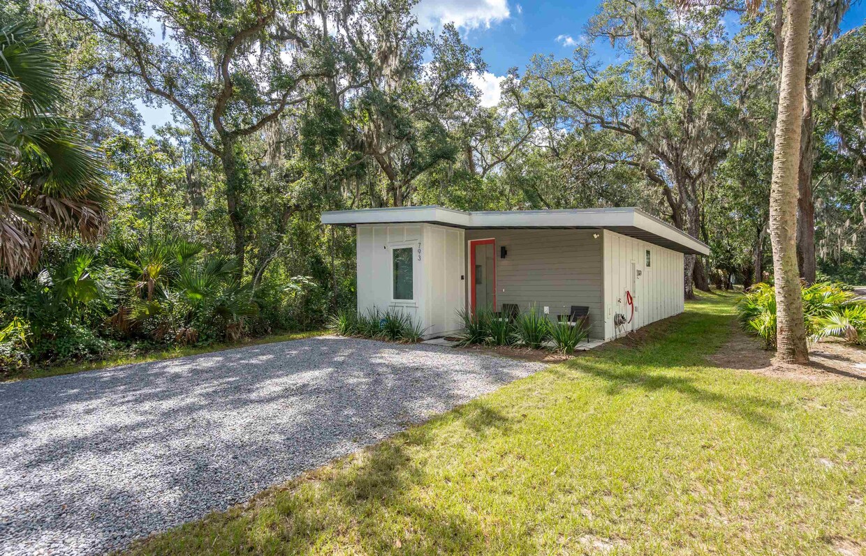 Foto principal - 793 Chapin St
