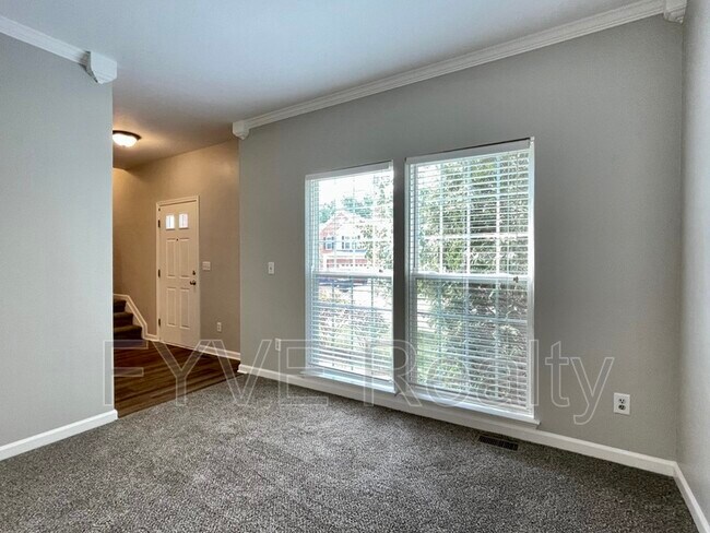 Foto del edificio - 3228 Nolen Ln
