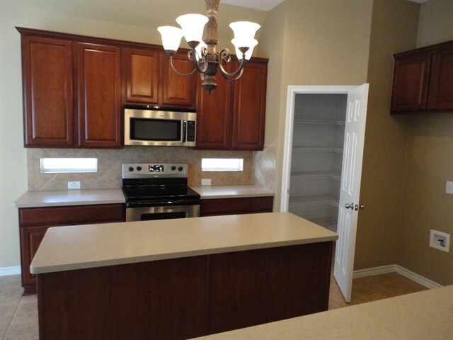 Building Photo - 154 Justin Leonard Dr