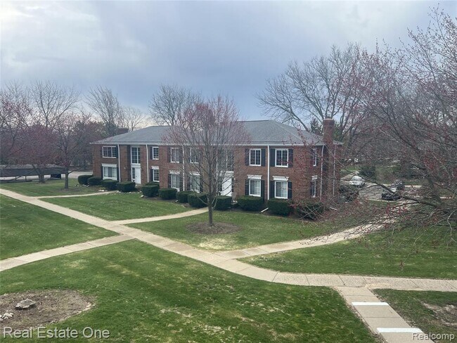 Foto del edificio - 780 E Fox Hills Dr