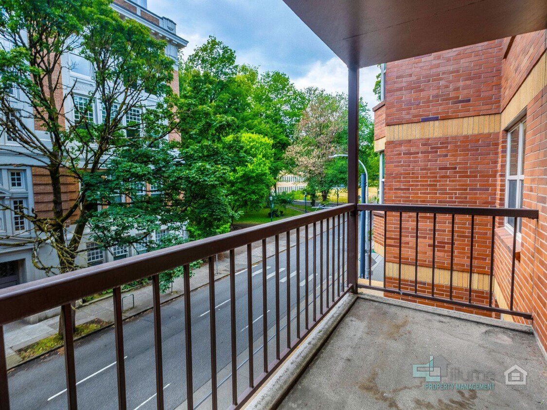 University Park 2 Bd/1 Bth With Fitness Ce... - University Park 2 Bd/1 Bth With Fitness Ce...