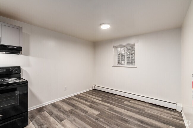 2 habitaciones, 1 baño - 950 pies cuadrados - Comedor - Landon Court Apartments