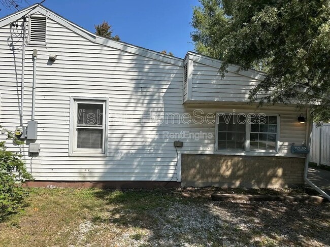 Building Photo - 934 W Jefferson St