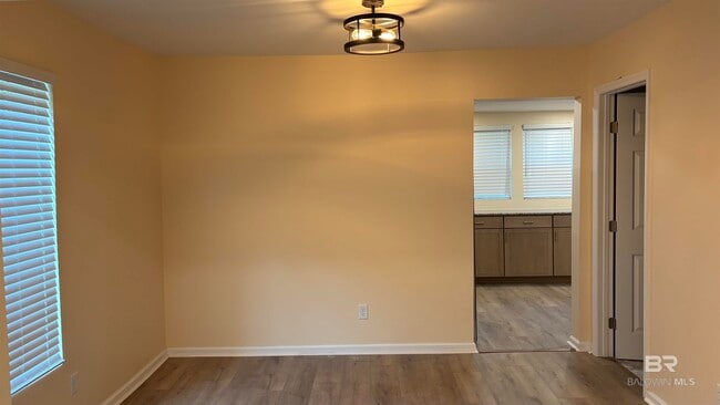 Building Photo - 7251 Pinehill Rd