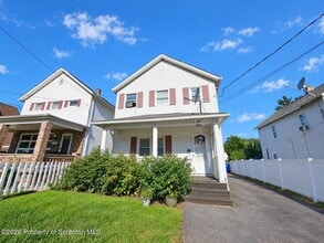 Building Photo - 247 Belmont St