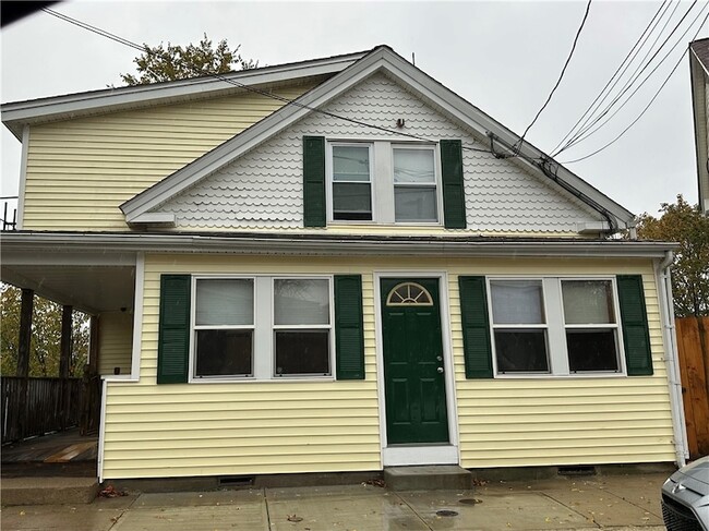 Building Photo - 177 Boyden St