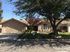 Building Photo - 6360 N Cleo Ave