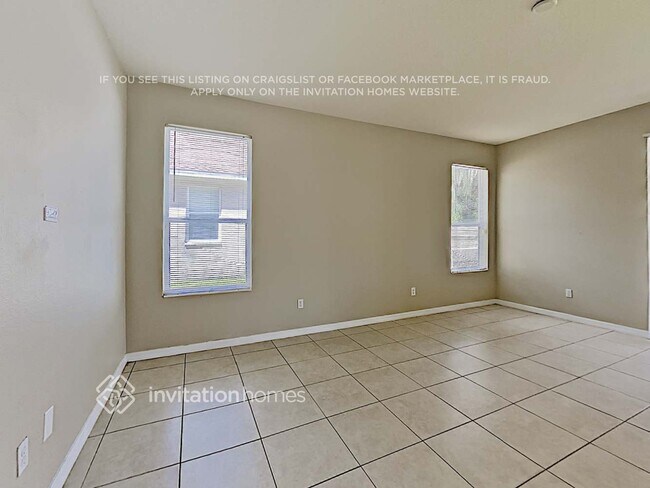 Building Photo - 3215 43rd Ave E