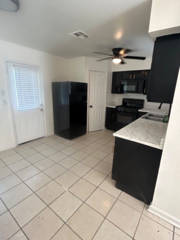 Building Photo - 3221 Jupiter Dr