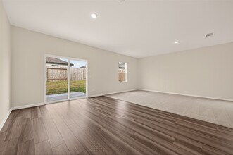 Building Photo - 31334 Gayle Prairie Oaks St