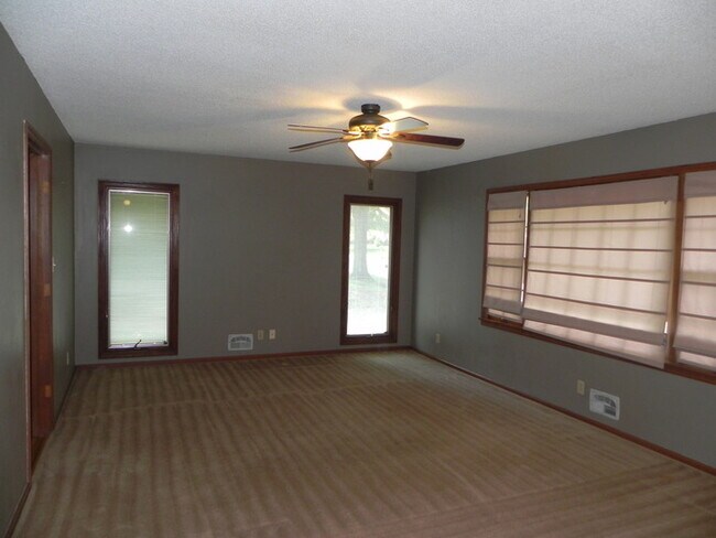 Building Photo - 1204 SW 14th Terrace