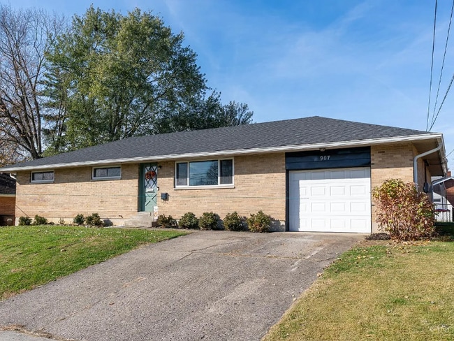 Foto del edificio - 907 Birchwood Dr