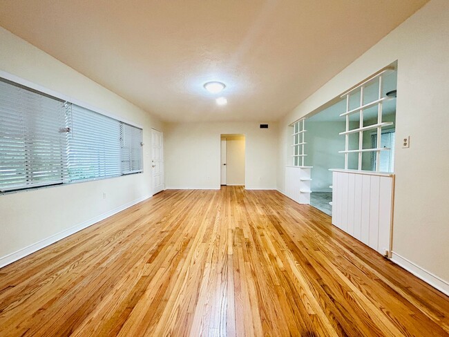 Foto del edificio - Beautiful 2/1.5 Home in Winter Park plus a...