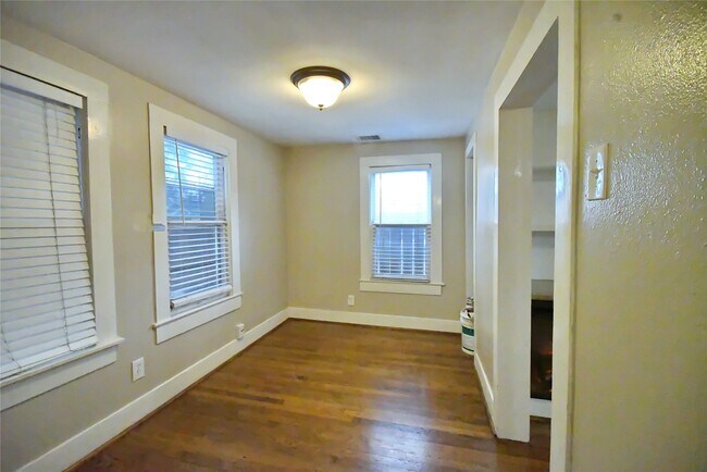 Foto del edificio - 1209 Studewood St