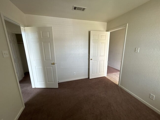 Foto del edificio - 5001 Morning Star Ln