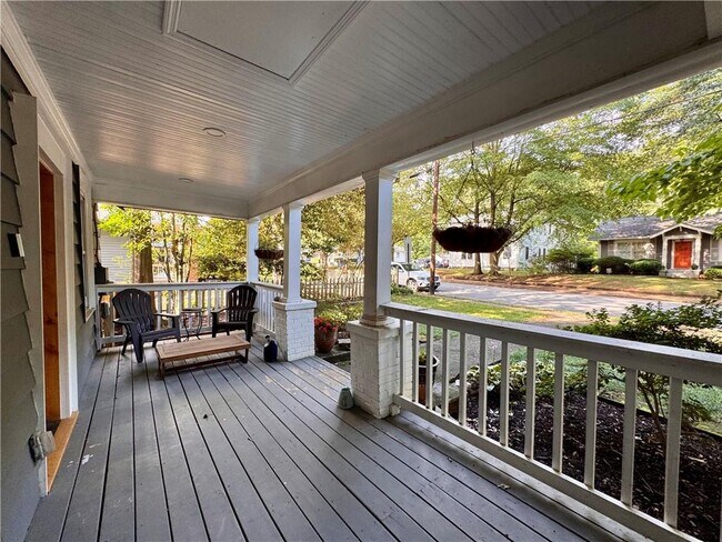 Foto del edificio - 687 Brownwood Ave SE