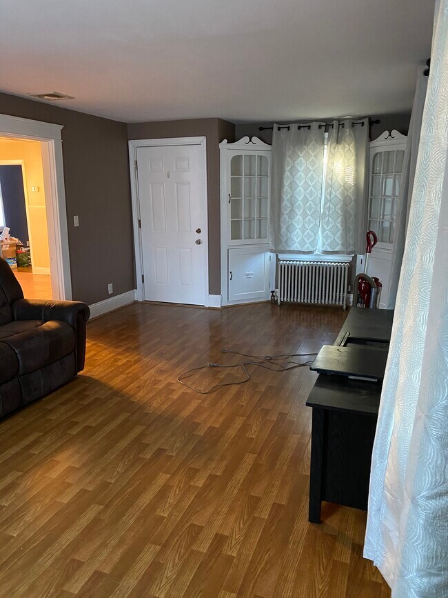 Living room - 589 Providence St