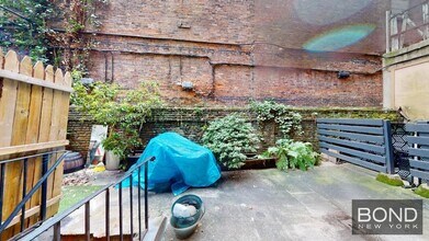 Building Photo - 814 Tenth Avenue