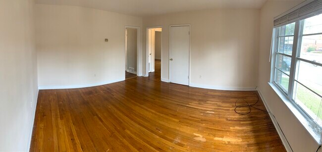 Building Photo - 1621 Oxmoor Rd