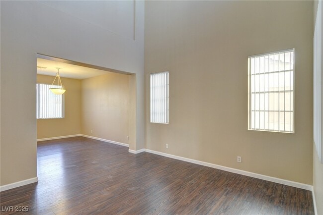 Building Photo - 520 Curtin Ct