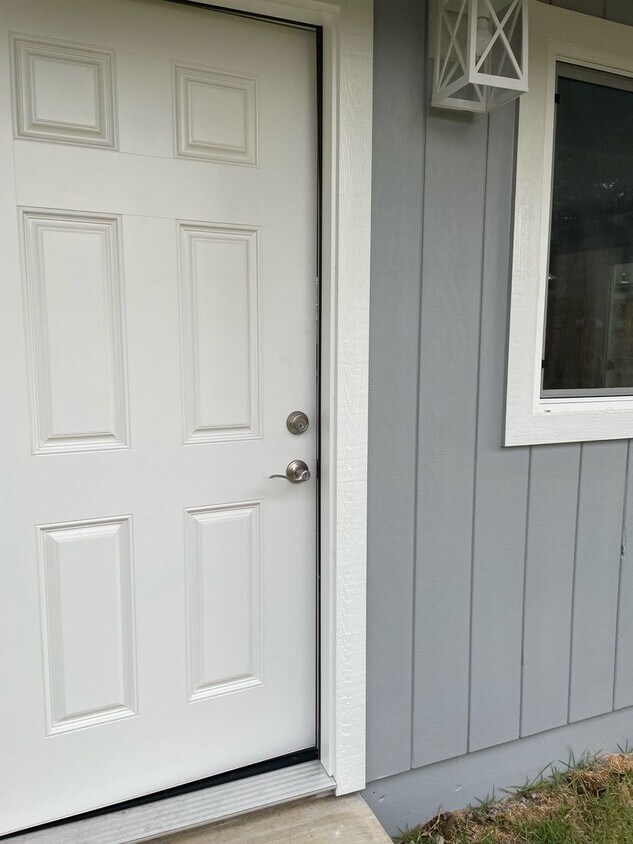 Foto principal - Kaneohe Duplex - Downstairs unit 2 bedroom...