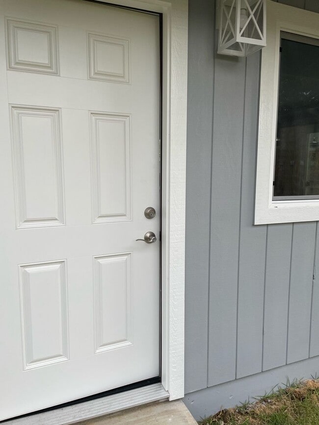 Building Photo - 45-143 William Henry Rd