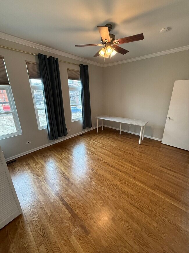 Foto del edificio - 2318 W Bloomingdale Ave