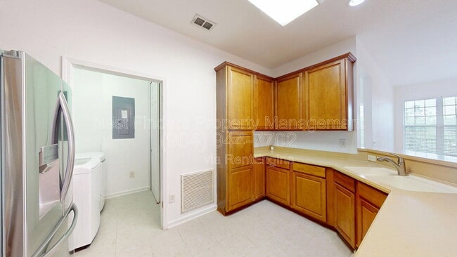 Building Photo - 11251 Campfield Dr