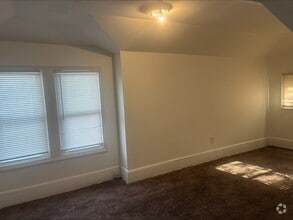 Building Photo - 714 S 42nd St
