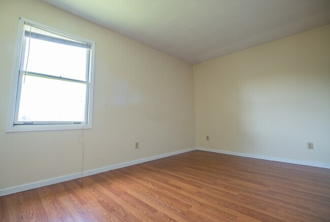 Building Photo - 2867 University Ave