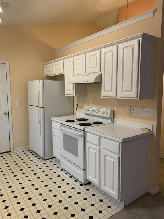 Foto del edificio - 853 Silvercrest Dr