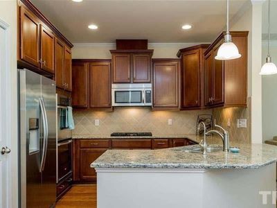 Building Photo - 2021 Valleystone Dr