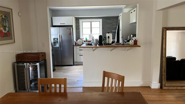 Foto del edificio - 758 NE 95th St