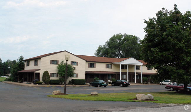 Building Photo - Maple Lane Apartments