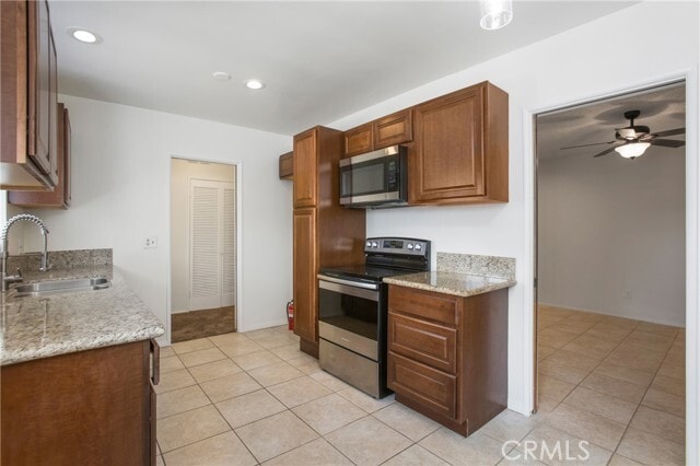 Foto del edificio - 2131 W Lambert Rd