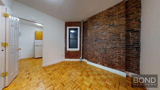 Building Photo - 405 W 50th St