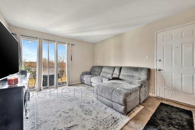 Building Photo - 1247 Creve Coeur Crossing Ln