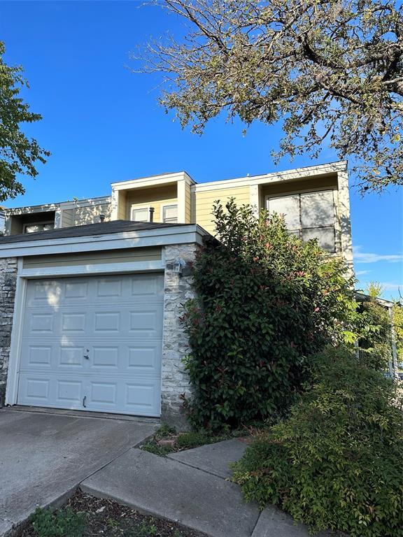 Foto del edificio - 6728 Lancret Hill Dr