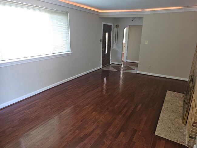 Living Room - 9503 Hale Pl