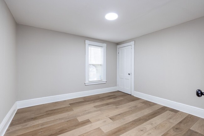 Foto del edificio - 320-322 Wisconsin St