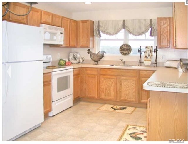 Building Photo - 36 Walden Ct