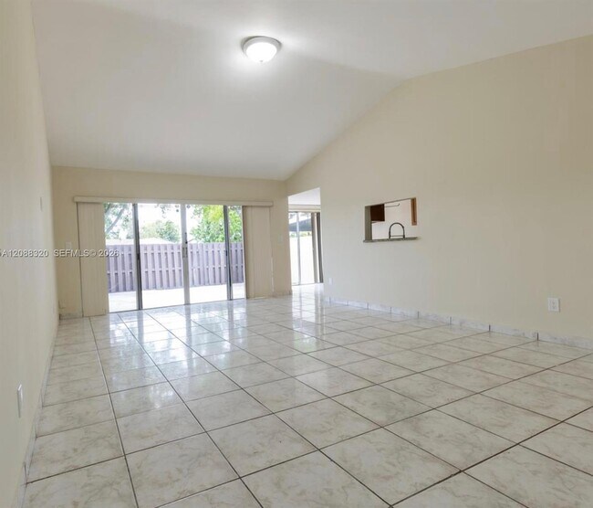 Foto del edificio - 11701 SW 122nd Ct