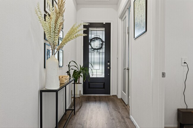 Building Photo - 2703 Tanager Trace