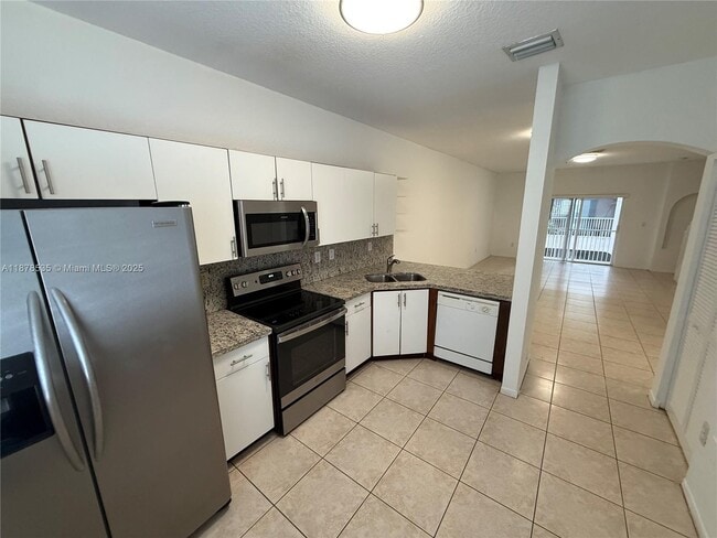 Foto del edificio - 5620 NW 114th Path