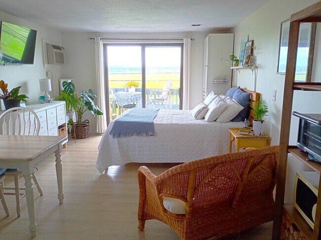 Sunny Studio - 415 Ocean Blvd