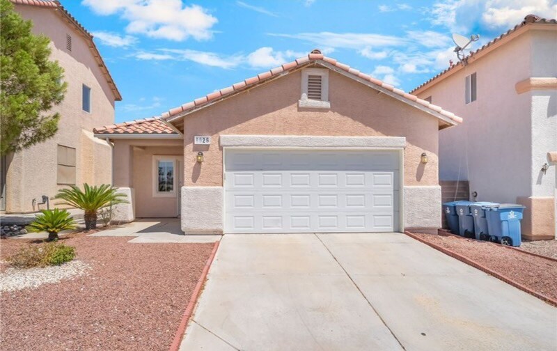 Foto principal - 8926 W Rochelle Ave