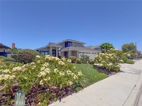 Building Photo - 25651 Del Norte