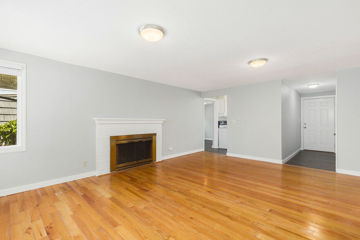 Foto principal - 4231 11th Ave S