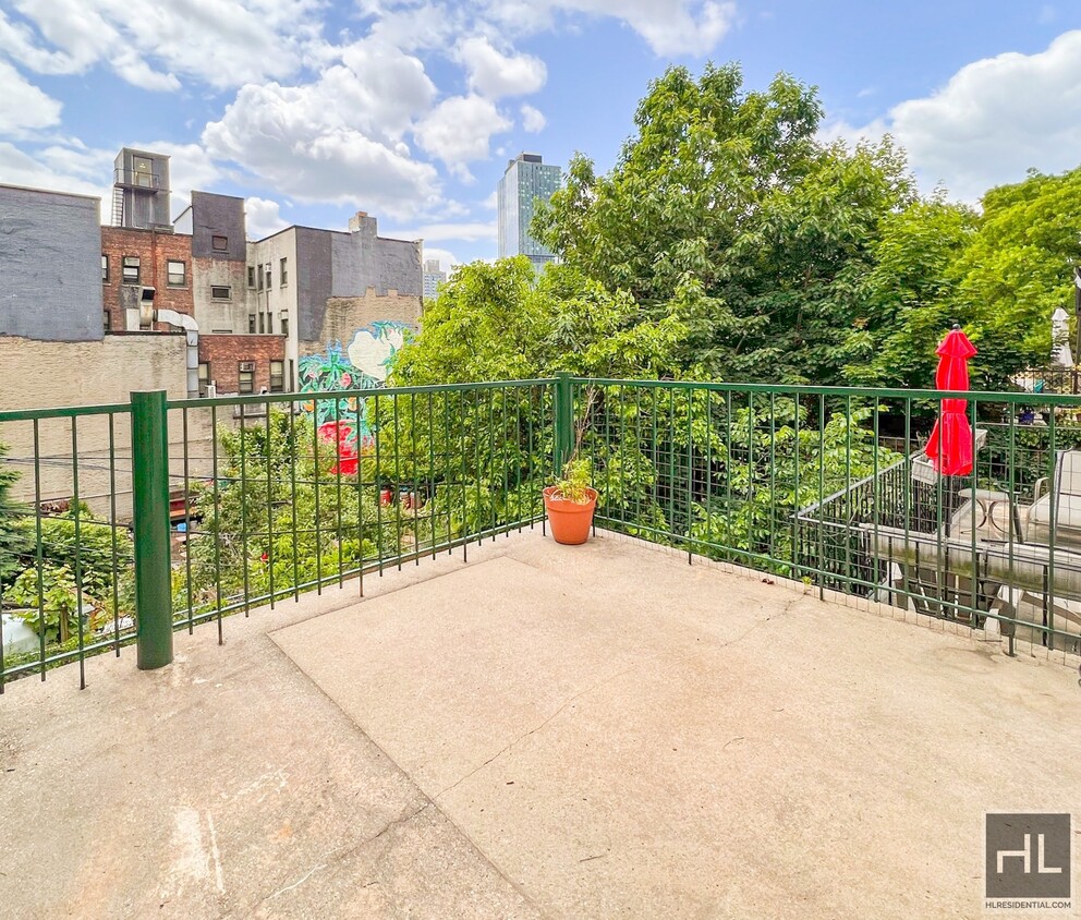 Primary Photo - 38 GREENE AVENUE