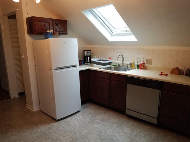 Building Photo - 241 S Vine Ave